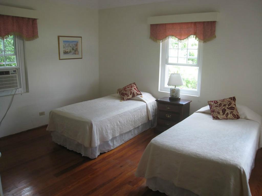 Grape Bay Cottages Mount Pleasant Habitación foto
